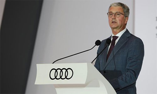 CEO duong nhiem cua hang xe sang Audi bat ngo bi bat giu