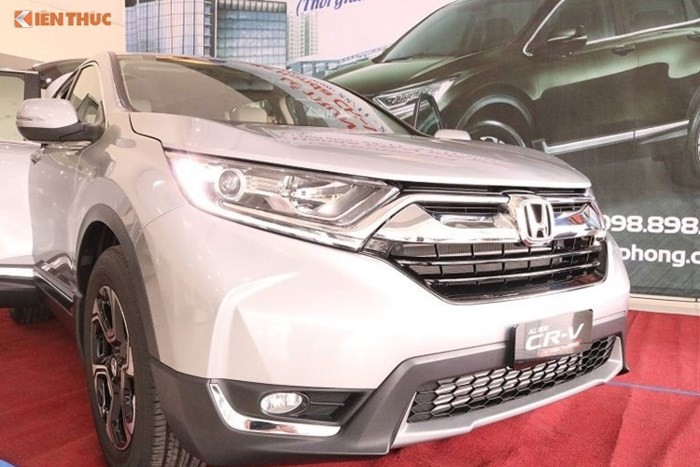 Xe Honda CR-V 2018 tai VN lai khan hang “kenh gia“