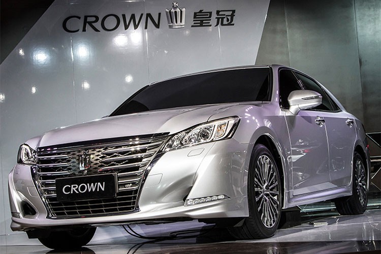 “Xe bo truong” Toyota Crown 2018 co gia tu 944 trieu dong-Hinh-13