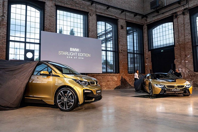  Lanzamiento del dúo de autos azules BMW i3 e i8 con incrustaciones de oro de 24 quilates