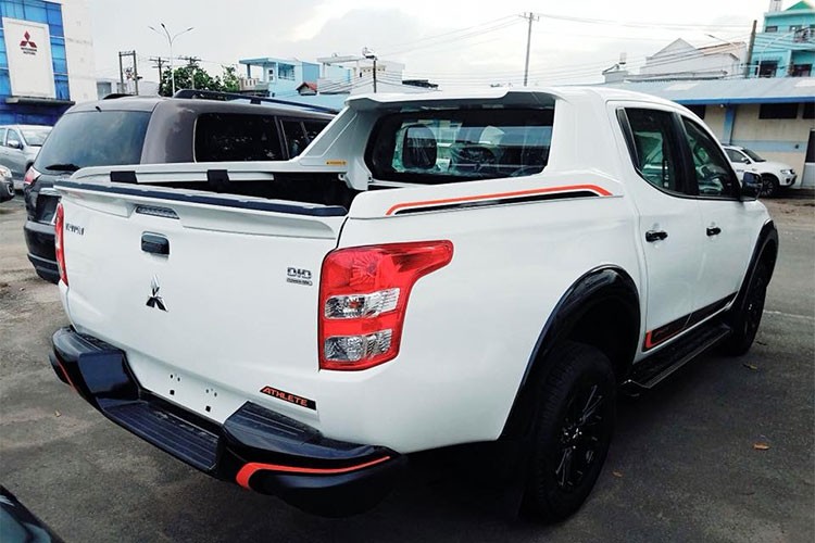 Chi tiet Mitsubishi Triton moi gia tu 555 trieu tai Viet Nam-Hinh-10