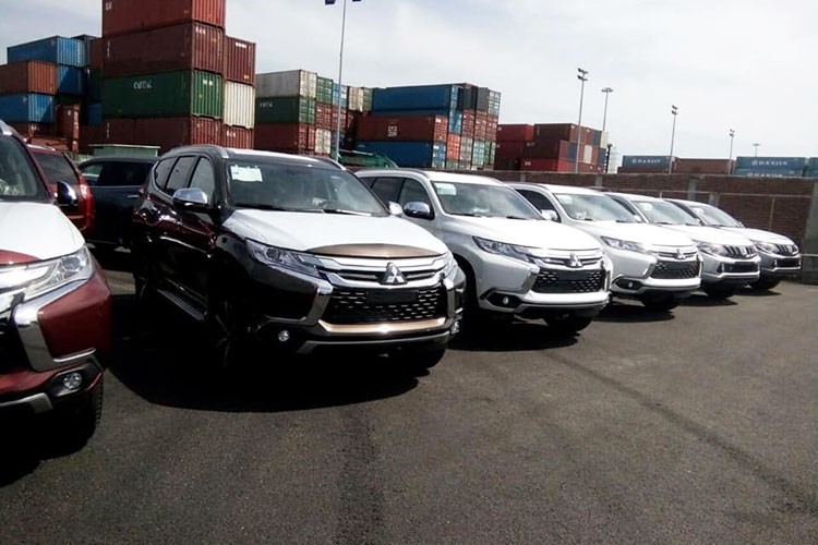 Mitsubishi Pajero Sport may dau gia 1,063 ty tai VN?