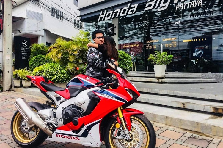 Chong quy goi cam on vo tang xe Honda CBR1000RR SP1-Hinh-2