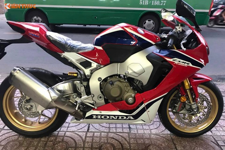 Chong quy goi cam on vo tang xe Honda CBR1000RR SP1-Hinh-9