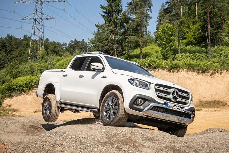 Mercedes X-Class phien ban cao cap nhat gia 1,16 ty dong-Hinh-4