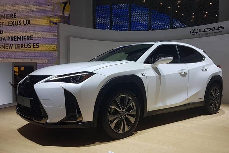 Xe sang Lexus UX gia 1,6 ty dong chao Dong Nam A