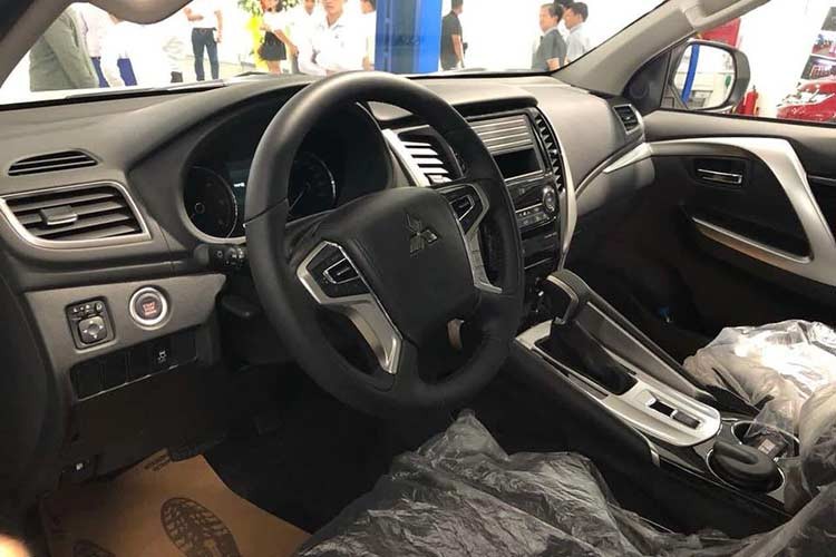 Can canh Mitsubishi Pajero Sport may dau gia re tai VN-Hinh-6