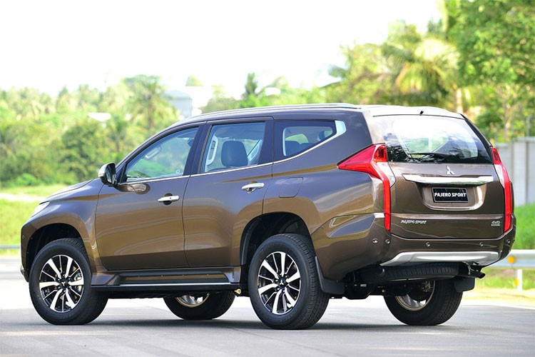 Can canh Mitsubishi Pajero Sport may dau gia re tai VN-Hinh-7