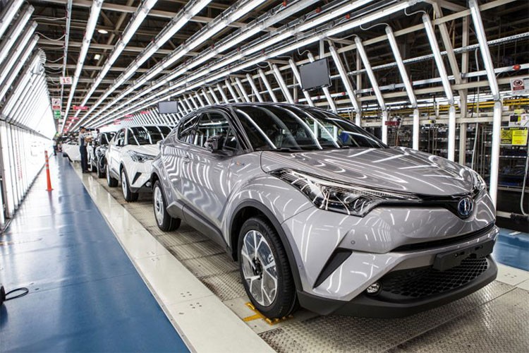 Toyota C-HR gan 2 ty o VN, chi 787 trieu o Indonesia-Hinh-7