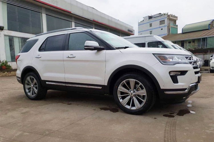 Can canh Ford Explorer 2018 gia hon 2 ty ve VN-Hinh-2