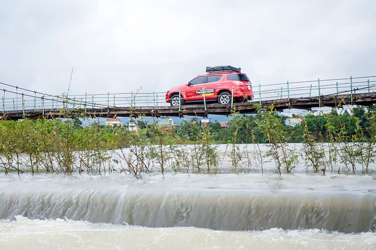 Trai nghiem Chevrolet Trailblazer gia tu 859 trieu tai Viet Nam-Hinh-8