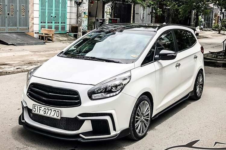 Xe gia re Kia Rondo do bodykit sieu ham ho o Sai Gon-Hinh-6