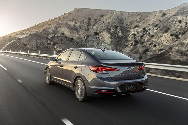 Soi chi tiet sedan Hyundai Elantra 2019 vua ra mat-Hinh-11