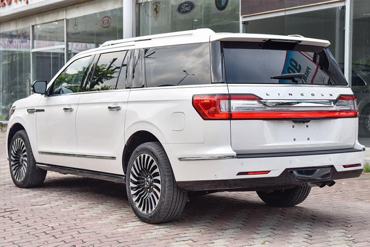 Gia lan banh Lincoln Navigator o Viet Nam toi 11,6 ty dong?-Hinh-11