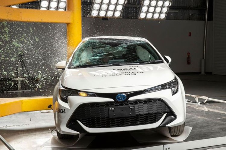 Hatchback Toyota Corolla 2019 - re, dep va an toan hon-Hinh-2