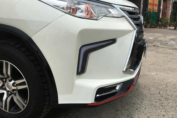 Toyota Fortuner do xe sang Lexus 570 sieu re o Sai Gon-Hinh-4