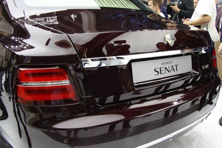 Can canh Aurus Senat - sieu xe sang Rolls-Royce Nga-Hinh-3