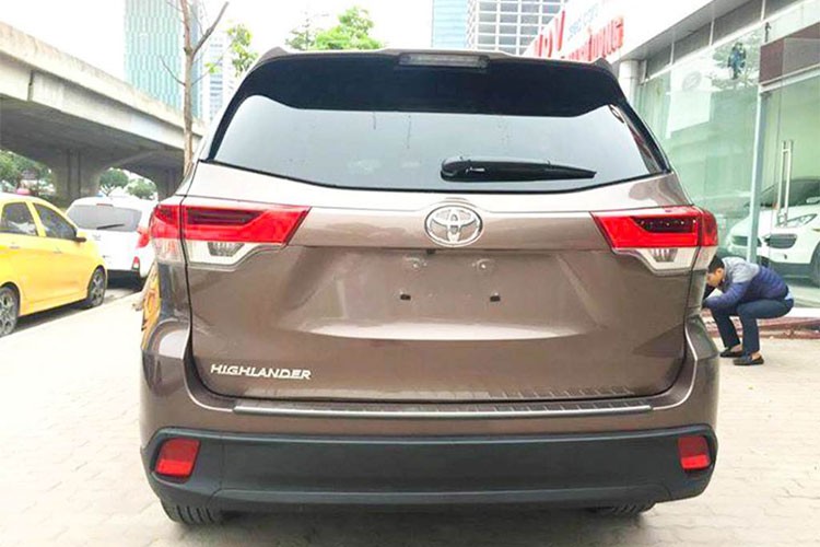 Can canh Toyota Highlander 2018 gia 2,7 ty tai Ha Noi-Hinh-4