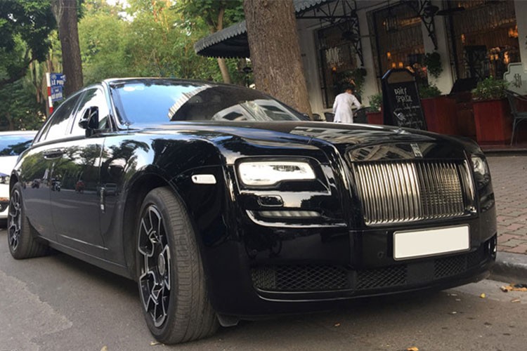 MC Ngoc Trinh so huu Rolls-Royce Ghost tien ty do Black Badge-Hinh-7