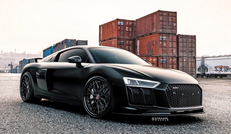 Sieu xe Audi R8 V10 Plus do may bay tang hinh khung