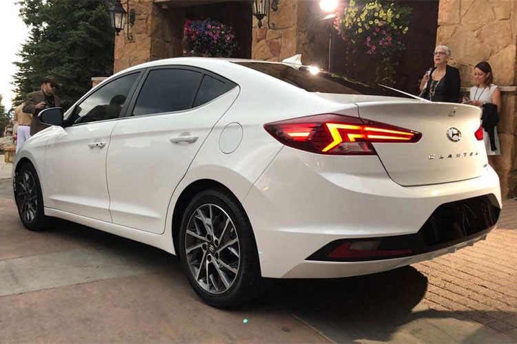 Can canh sedan Hyundai Elantra 2019 vua ra mat-Hinh-10