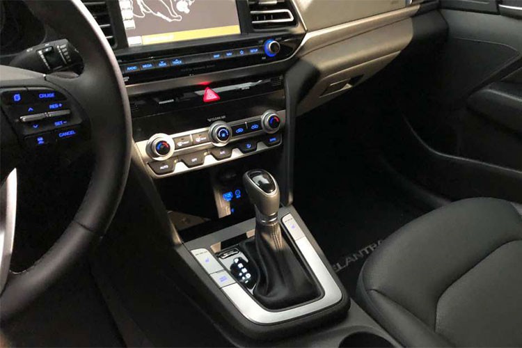 Can canh sedan Hyundai Elantra 2019 vua ra mat-Hinh-9