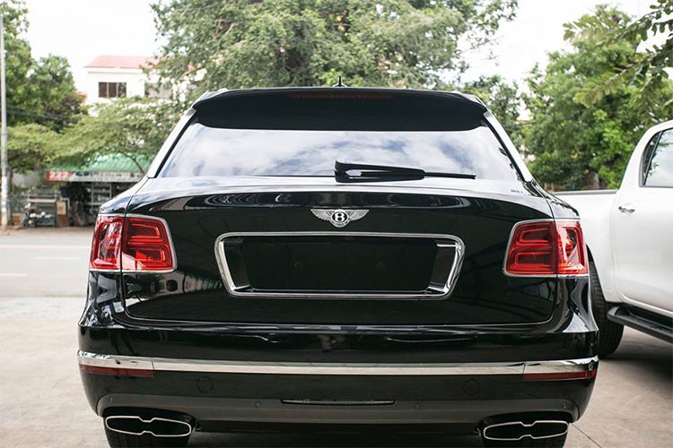 Bentley Bentayga V8 cap ben Campuchia, dan choi Viet “phat them“-Hinh-4