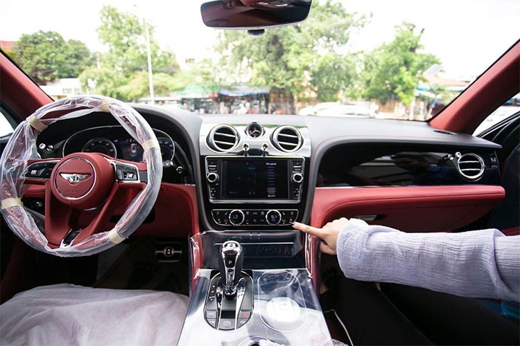 Bentley Bentayga V8 cap ben Campuchia, dan choi Viet “phat them“-Hinh-5