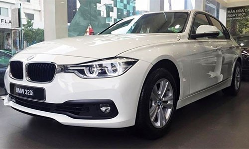 Sedan hang sang BMW 3-series chua the den tay khach Viet