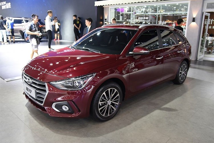 Chi tiet xe Hyundai Celesta sieu re, chi 274 trieu dong