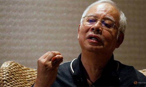 Malaysia bat giu cuu Thu tuong Najib Razak vi be boi bien thu cong quy