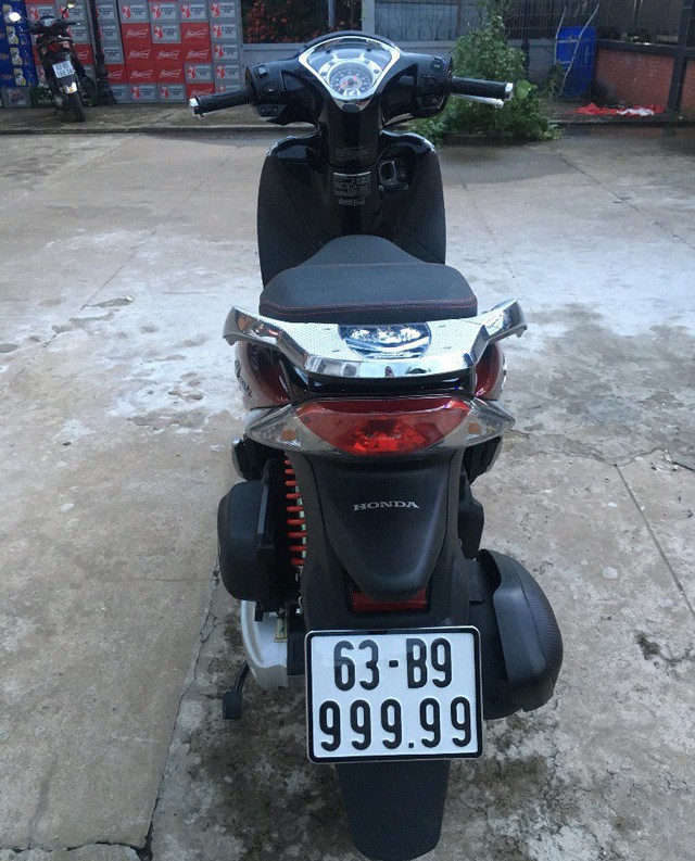 Honda SH mode bien khung gia nua ty dong o Tien Giang-Hinh-3