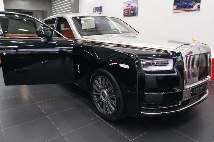 Dai gia Viet tai Lao tau sieu xe sang Rolls-Royce Phantom 2018-Hinh-2