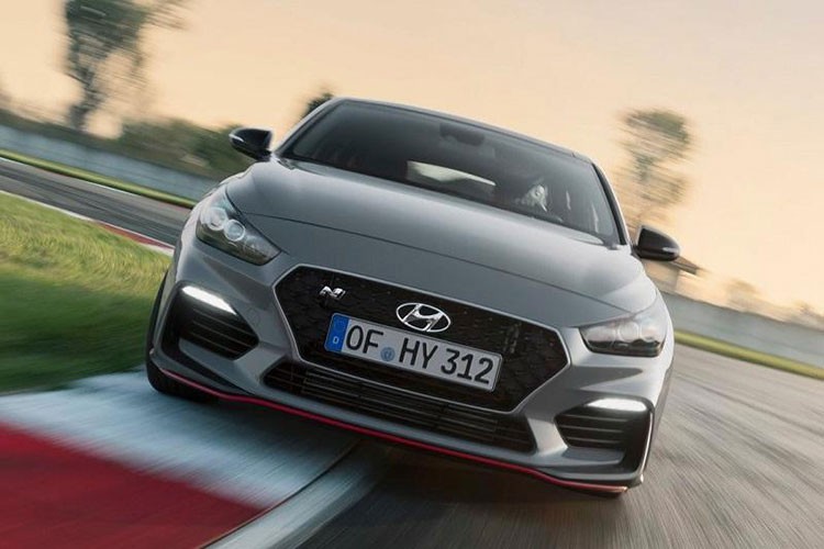 Xe gia dinh Hyundai i30 Fastback N 2019 co gi hot?-Hinh-3