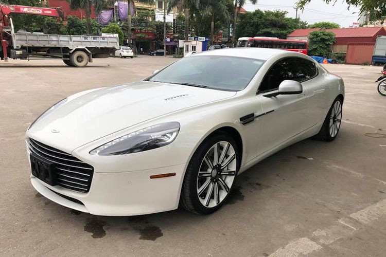 Dai gia Ninh Binh rao ban Aston Martin Rapide S hon 13 ty