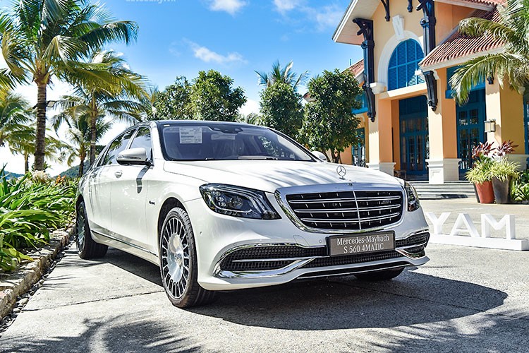Can canh Mercedes-Maybach S560 gia 11,1 ty dong tai Viet Nam