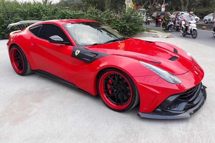 Dai gia Vung Tau do sieu xe Ferrari F12 Berlinetta 22 ty