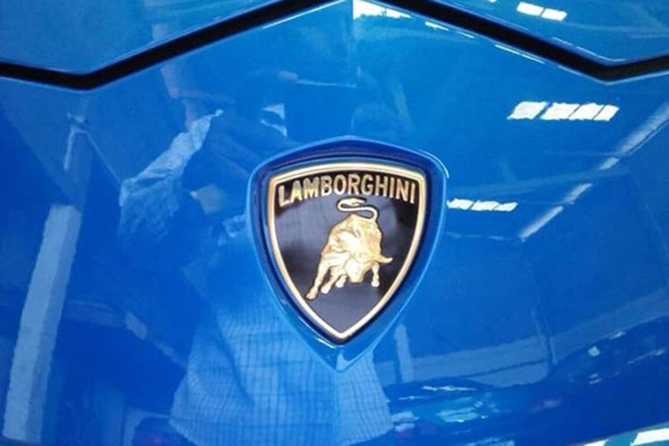 Dai gia Campuchia tau Lamborghini Urus, dan choi Viet phat them-Hinh-4