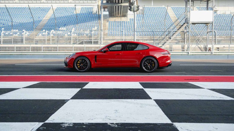 Porsche ra mat Panamera GTS va Panamera GTS Sport Turismo 2019-Hinh-7