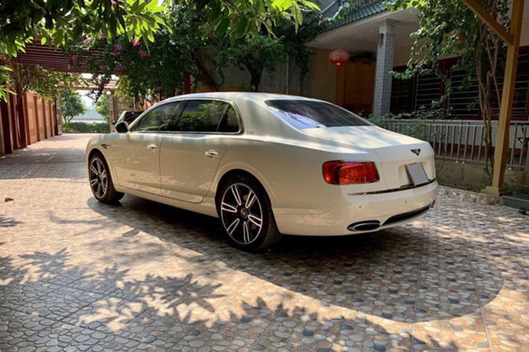 Sieu xe sang Bentley Flying Spur gia chi 11 ty tai Ha Noi-Hinh-2