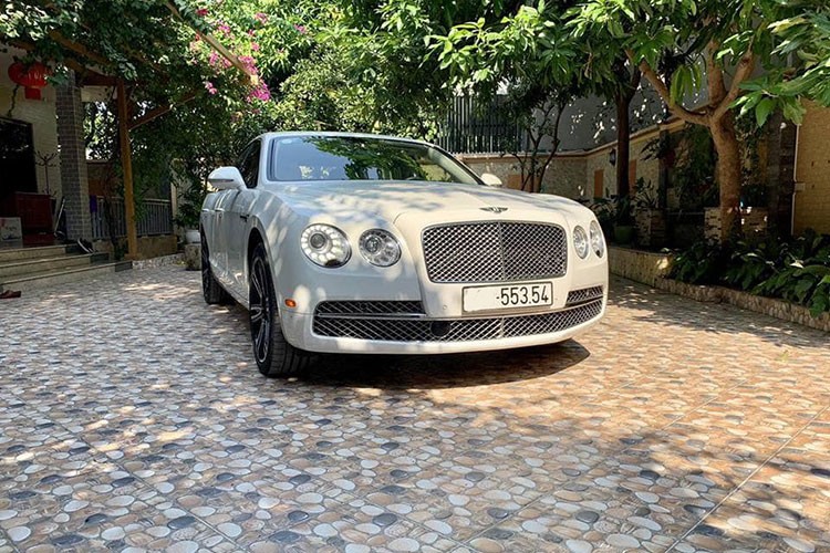 Sieu xe sang Bentley Flying Spur gia chi 11 ty tai Ha Noi-Hinh-3