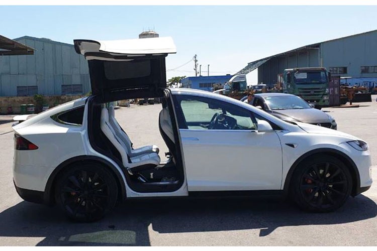 Soai ca Ha Noi mua Tesla Model X P100D 9 ty tang vo-Hinh-9