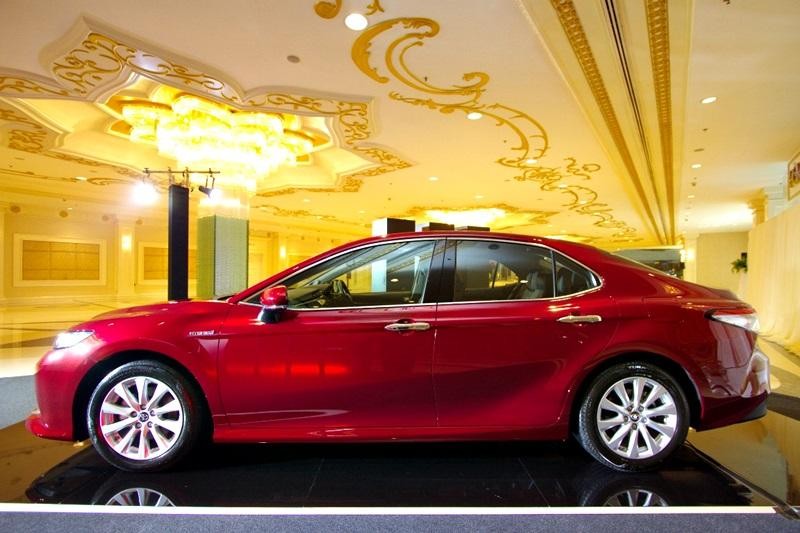 Toyota Camry 2018 “chot gia” tu 1,01 ty tai Thai Lan-Hinh-2