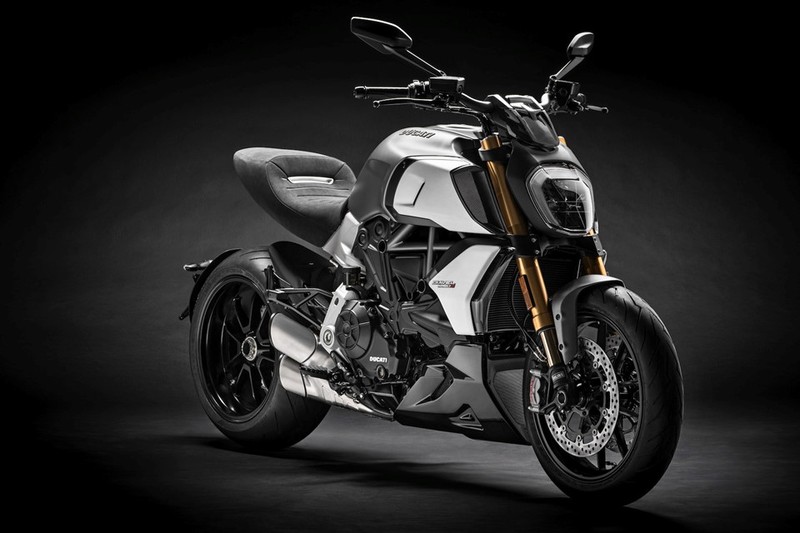 Chi tiet cruiser co bap Ducati Diavel 1260 the he moi