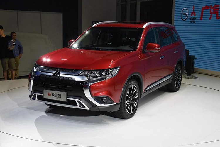 Ra mat Mitsubishi Outlander 2019 gia tu 536 trieu dong-Hinh-2