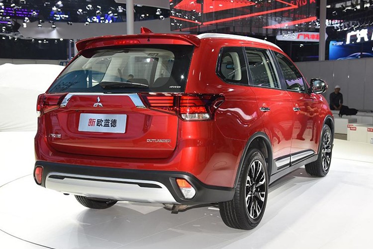 Ra mat Mitsubishi Outlander 2019 gia tu 536 trieu dong-Hinh-3