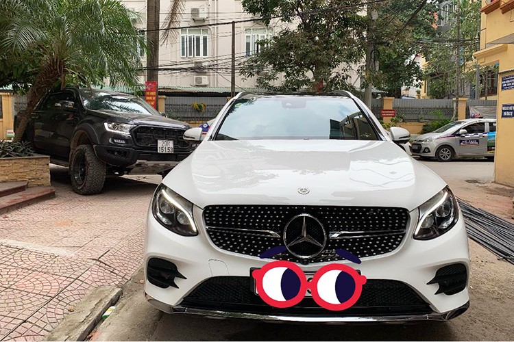 Hong Dang ban SUV hang sang Mercedes GLC 300 gia 2,1 ty-Hinh-3