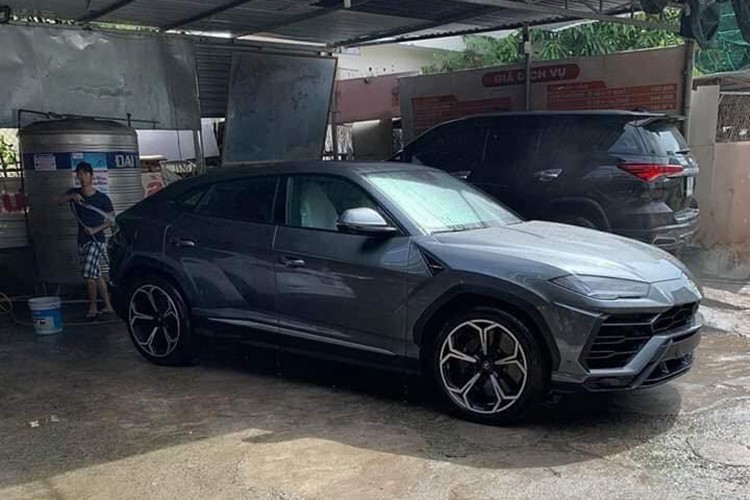 Sieu SUV Lamborghini Urus co gia 30 ty tai Nha Trang