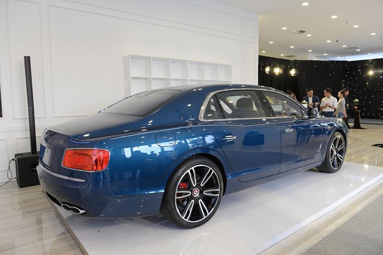 Bentley Flying Spur V8 S gia 16,868 ty dong ve Viet Nam-Hinh-4