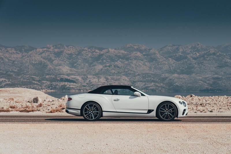 Bentley Continental GTC 2020 da sang chanh, con manh me-Hinh-3